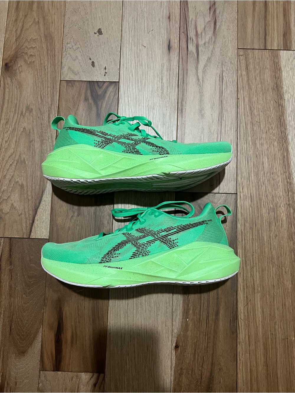 ASICS Novablast 5 Running Shoes Womens 8.5 Green Cushioned Sneakers Athletic - Picture 5 of 11